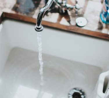 Rioolreiniging is dé manier om verstoppingen, stankoverlast en lekkage te voorkomen